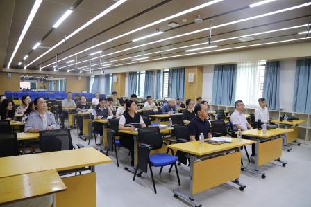 AI赋能教学新征程，课题引领教师共成长——深北莫附属布心中学数学学科专题讲座
