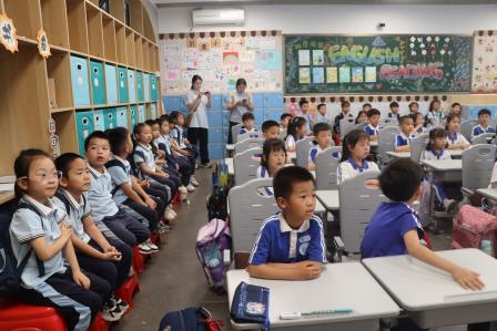 罗湖外语小学迎来幼儿园萌娃探校
