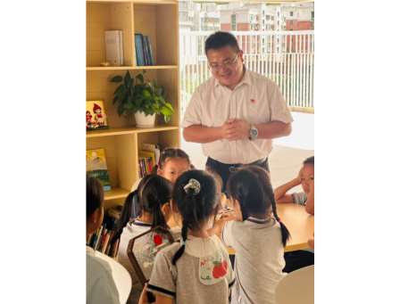 罗湖外语小学迎来幼儿园萌娃探校