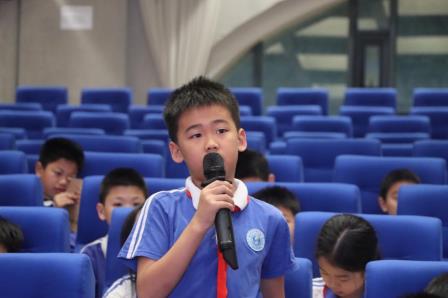 作家王健走进罗湖外语小学 开启“在天地间奔跑”乡村阅读之旅