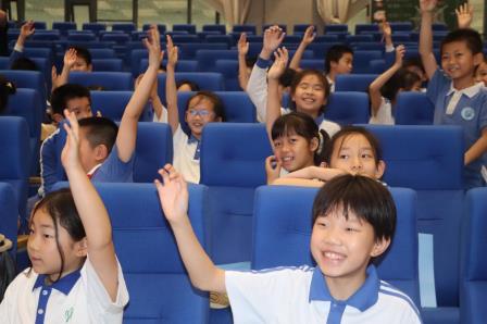 作家王健走进罗湖外语小学 开启“在天地间奔跑”乡村阅读之旅