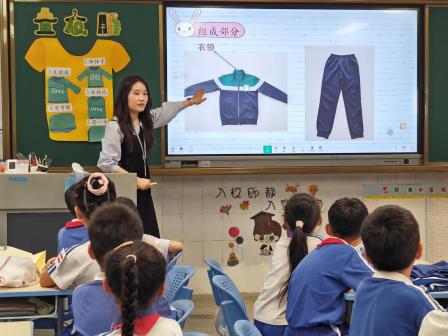 罗湖区新教师“十项基本功” 达标过关暨教学常规视导活动走进洪湖小学