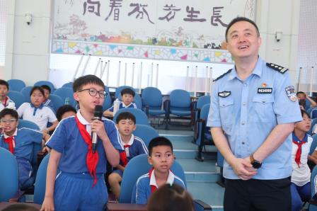 簕杜鹃禁毒宣讲团走进草埔小学