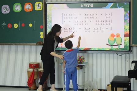 深化新质教育实践——“破茧”行动走进草埔小学