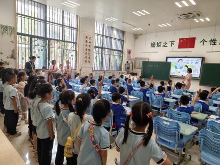 活力探校·暖心衔接 ——翠北实验小学小幼贯通体验活动迎接泊林、水贝幼儿园萌娃
