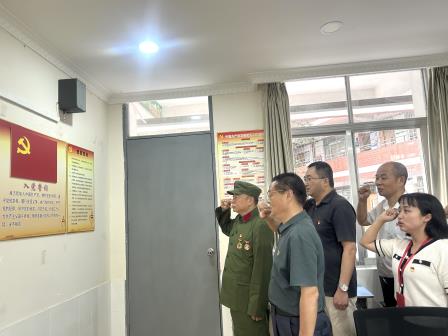 文德学校开展“听老党员讲红色故事，重温初心强担当”党建活动