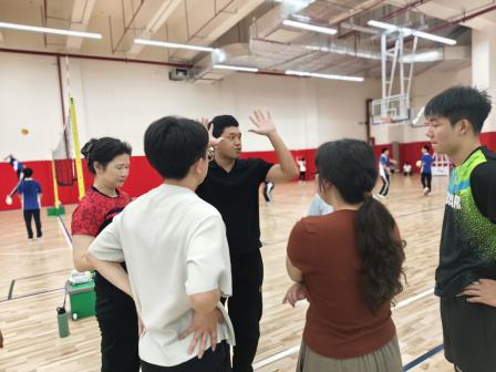 松风跃动赛场聚同心 泉韵气排文化启新程 --深圳市松泉实验学校首届教职工气排球比赛圆满落幕
