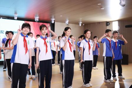 一班一心共拼搏，唱响成长每一刻——翠园文锦中学第35届校园文化艺术节系列活动之第二届“班班有歌声”合唱比赛圆满落幕