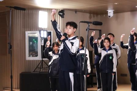 一班一心共拼搏，唱响成长每一刻——翠园文锦中学第35届校园文化艺术节系列活动之第二届“班班有歌声”合唱比赛圆满落幕