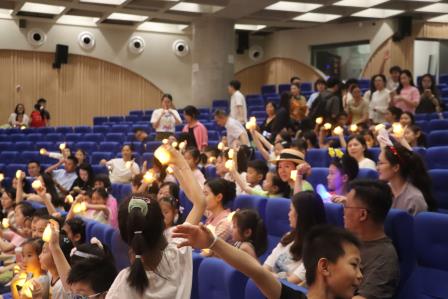 罗湖外语小学开展第七届中英文阅读文化节“星光阅读夜”活动