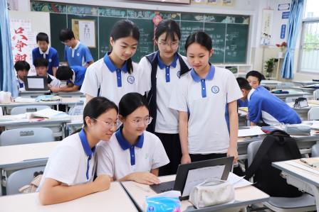 跨校贯通，师生共长 ——罗外集团三校教师与200名学生的英语项目式学习之旅
