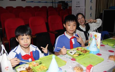 童暖春园，爱伴成长——深圳市南湖小学三月集体生日会温情落幕