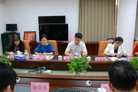 破茧启新程 视导促成长丨罗芳小学迎接2025届新教师“10项基本功”过关考核暨教育教学常规视导