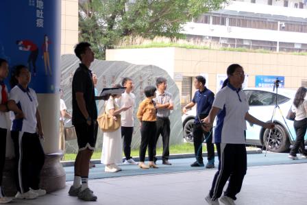 校际携手共促发展 教研同行赋能成长 ——惠州一中惠港校区骨干教师团队赴罗湖外语初中学校交流研讨