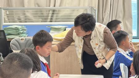  罗湖外语小学携手中医院开展“一班级一中医”主题活动