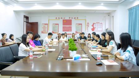 自然阅心 书香赋能——深圳市景贝小学举办青年教师阅读沙龙活动