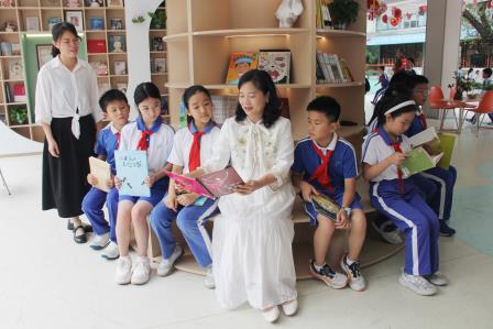 深圳市南湖小学举办“繁星闪烁，童心阅读”主题活动迎接第31个世界读书日