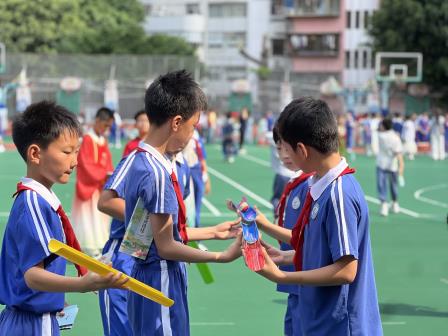 桂园小学“我喜欢诗经——4·23图书馆日”主题活动圆满落幕