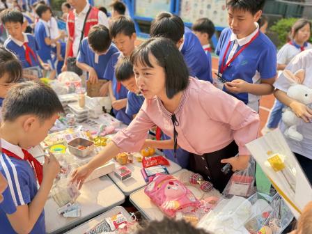 “旧物新生   文德‘圳’能量”——暨文德学校第三届跳蚤市场活动