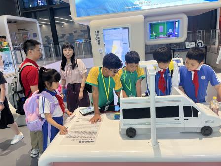 松风鹏城春深姊妹情长 泉韵科创同心共育未来--曾挺宇名书记工作室系列活动之深港姊妹学校联谊活动圆满举行