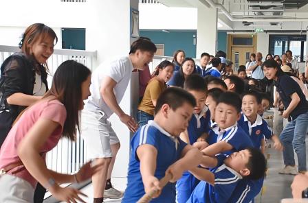 凝心聚力，“拔”出风采——东晓实验学校举行班级拔河赛