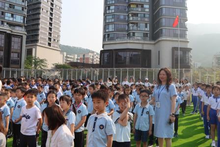 罗湖外语小学迎来梧桐新居幼儿园萌娃探校