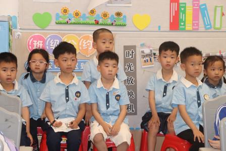 罗湖外语小学迎来梧桐新居幼儿园萌娃探校