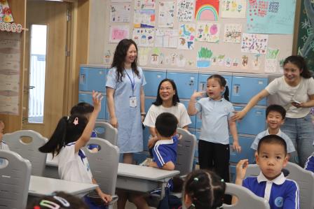 罗湖外语小学迎来梧桐新居幼儿园萌娃探校