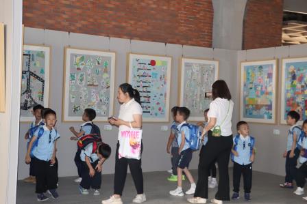 罗湖外语小学迎来梧桐新居幼儿园萌娃探校
