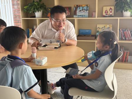 罗湖外语小学迎来梧桐新居幼儿园萌娃探校