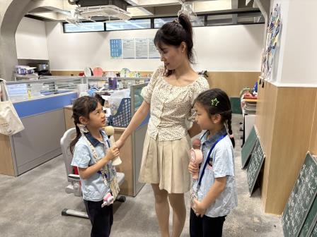 罗湖外语小学迎来梧桐新居幼儿园萌娃探校