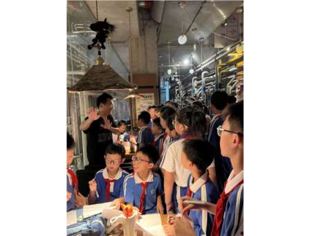 行走的课堂，成长的力量——太白实验学校探访“金啤坊”实践活动纪实