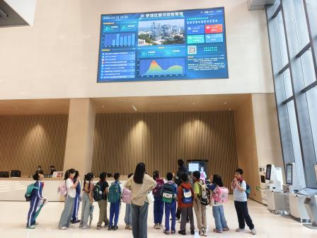 探寻智慧“阅”界，赋能成长未来——翠竹外国语实验学校“每周半天计划”走进罗湖图书馆