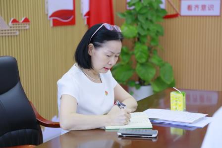 抓常规、强应急、寻最美—— 深圳市仙桐实验小学顺利开展四月份班主任工作专题会议