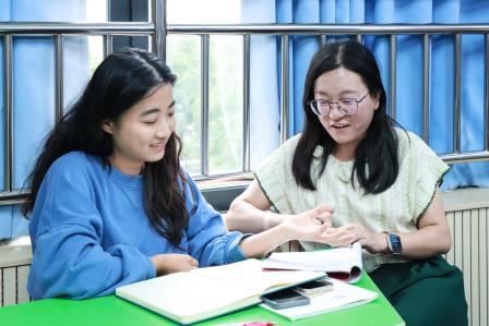 知心领航赋能成长，正面教育启智润心——翠园文锦中学新锐班主任正面教育专项培训正式开班