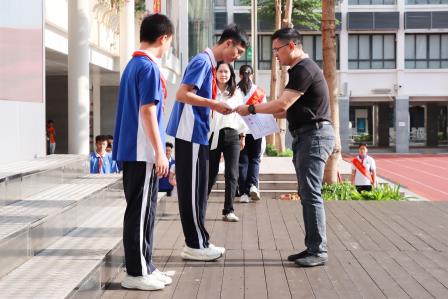 以诗致青春，以光敬时代——翠园文锦中学举行五一劳动、五四青年“双节”主题活动暨“全民阅读活动周”展示活动