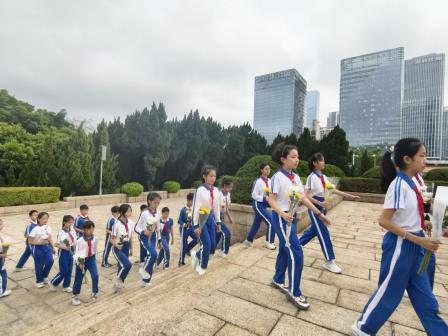 “缅怀革命先烈 传承红色基因”清明节主题教育