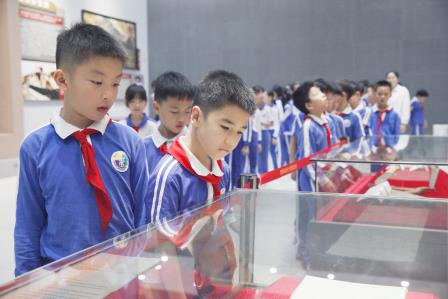 清明祭英烈，共铸中华魂 ——深圳市东昌小学开展清明祭英烈主题教育