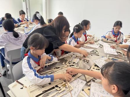 逐梦蓝天，强国有我——深圳市水库小学开展“每周半天计划”航空研学活动