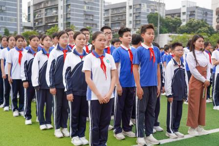 翠园初级中学郭晓红书记“思政第一课”：立报国强国大志向，做挺膺担当奋斗者