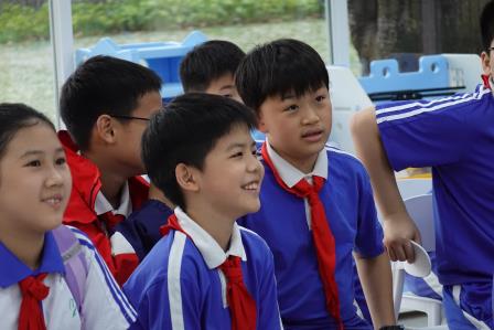 飞向未来，智领成长——布心小学“每周半天计划”无人机科普研学活动