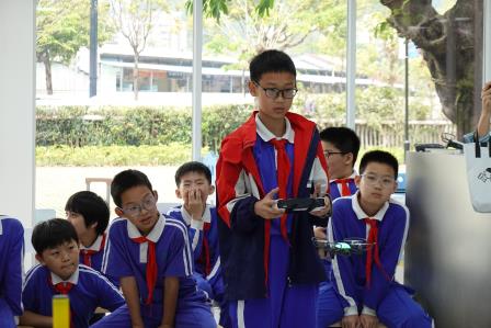 飞向未来，智领成长——布心小学“每周半天计划”无人机科普研学活动