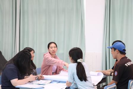 萤火集智，研思同行——太白实验学校青衿社2025-2026学年第二学期第一次研讨活动顺利开展