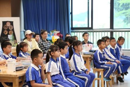 安芳润童心，家校共携手——深圳市莲南教育集团安芳小学开展一年级家长开放日活动