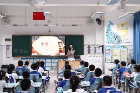 安芳润童心，家校共携手——深圳市莲南教育集团安芳小学开展一年级家长开放日活动