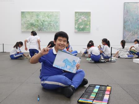 美育一件事｜行走美术馆——罗芳小学师生沉浸式参观何多苓艺术展，感悟诗意与临摹之美