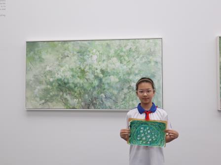 美育一件事｜行走美术馆——罗芳小学师生沉浸式参观何多苓艺术展，感悟诗意与临摹之美