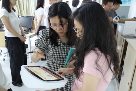 科技赋能特教 智慧点亮星园 ——星园学校开展AR全息智慧互动学习系统体验活动