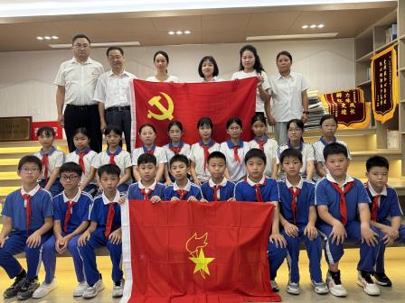 “追寻红色足迹   汲取奋进力量”——文德学校党支部组织师生参观东门红色记忆馆