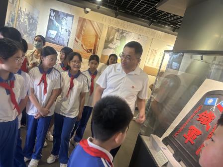 “追寻红色足迹   汲取奋进力量”——文德学校党支部组织师生参观东门红色记忆馆